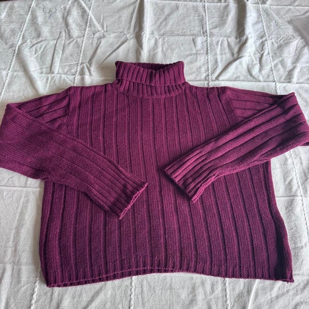 Basic Editions burgundy acrylic ribbed knit turtleneck sweater in a L